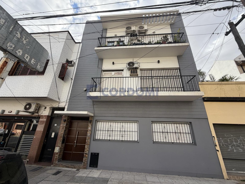 Departamento en Sarmiento al 1600