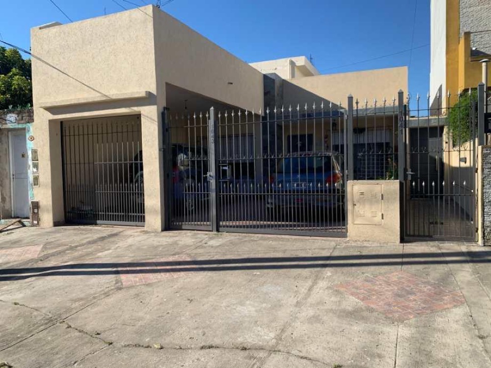 Casa en Miguel Cane al 1000